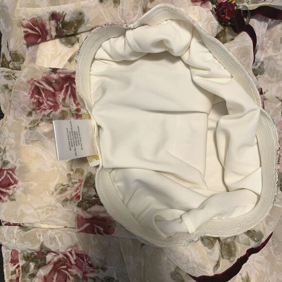 2 pc Biscotti Collezioni Red Velvet Long Sleeve Top Floral Skirt Girls Sz 14 - Picture 5 of 10